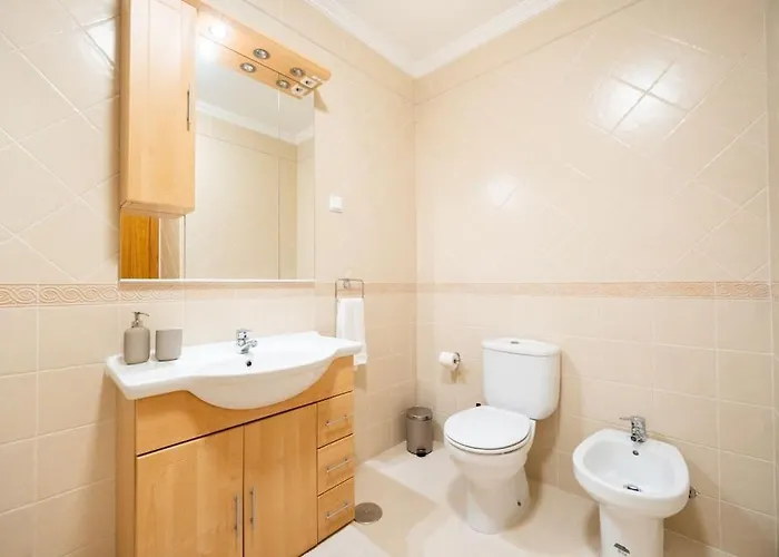 Villa Serenity Tapada - Pool, Cinema & Gym