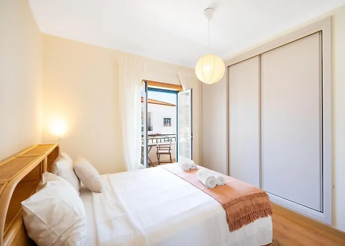 Villa Serenity Tapada - Pool, Cinema & Gym