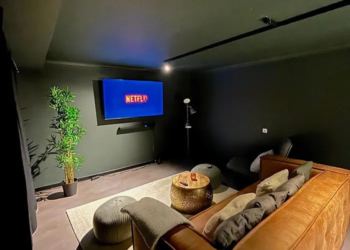 Villa Serenity Tapada - Pool, Cinema & Gym