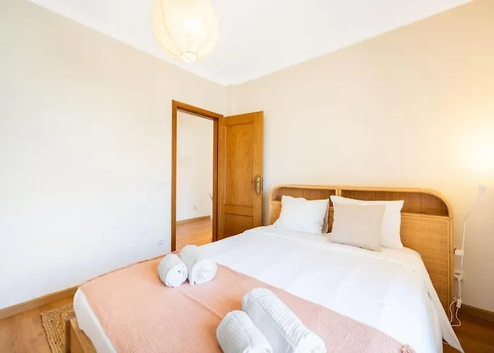 Villa Serenity Tapada - Pool, Cinema & Gym